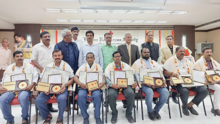 Avaneesh P., Honored by Karnataka State Unit of Indian red  Cross Society for Outstanding Blood Donation Efforts