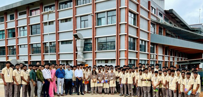 Industrial Visit to Siri Gramodyoga Samsthe Enriches Final-Year Students Learning